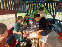 Игра сплачает и объединяет командных дух 