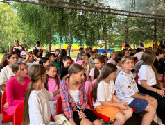 Первая лагерная смена детского оздоровительного лагеря имени Лизы Чайкиной открылась с ярким праздником