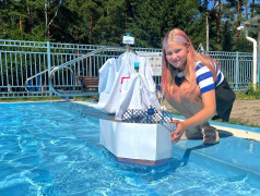 "Флотилия "Зелёного Огонька" покоряет водную гладь!": Юные корабелы отпраздновали День ВМФ спуском моделей кораблей!