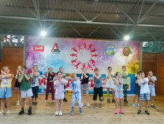 Шоу талантов в лагере "Сосновый бор"