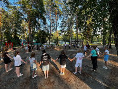 "Вместе - к вершинам!": В "Зелёном огоньке" покорили тропу доверия!