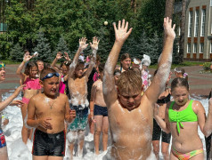 Жара вернулась в Сибирь: в Заслоновграде прошла грандиозная пенная вечеринка!