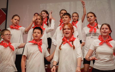 Калейдоскоп летних приключений: детективные расследования, русские печи и бег в гигантских ботинках 