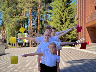 ГЕРОИ ЖЕЛЕЗНОДОРОЖНЫХ БУДНЕЙ