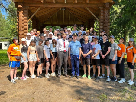 В ДЕНЬ МОЛОДЕЖИ в рамках дня единых действий в Сахареже прошла встреча помощника Ярославского транспортного прокурора Максима Евгеньевича Юрчука