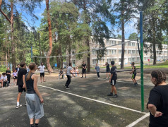 Соревнования по волейболу!  Лучшие команды лагеря сразились за кубок!