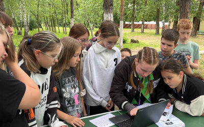 Подростки в Тин-лиге: Помощники тренера и защитники семейных ценностей