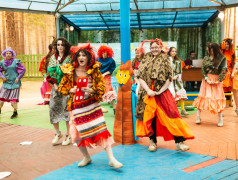 День Театра в Летнем Лагере: Магия на Сцене, Радость в Сердцах!