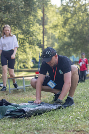 Укрытие в лесу: развитие туристических навыков в «Маяке»