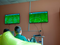 Яркие эмоции и новые рекорды: второй день фиджитал-турнира в лагере &laquo;Маяк&raquo;