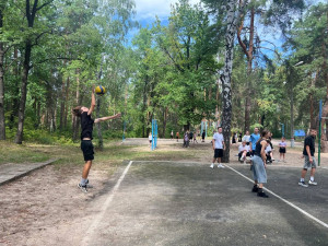 Соревнования по волейболу!  Лучшие команды лагеря сразились за кубок!