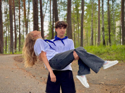 ВОКРУГ НАШИ ДРУЗЬЯ - МЫ ВСЕ ОДНА СЕМЬЯ!